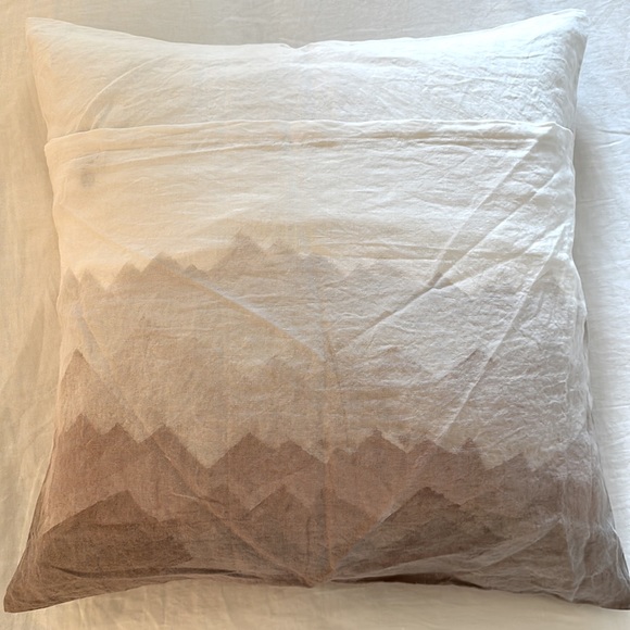 Bertozzi | Hand-Stamped Linen Pillow Cases | European Size | Luxury - Picture 5 of 9